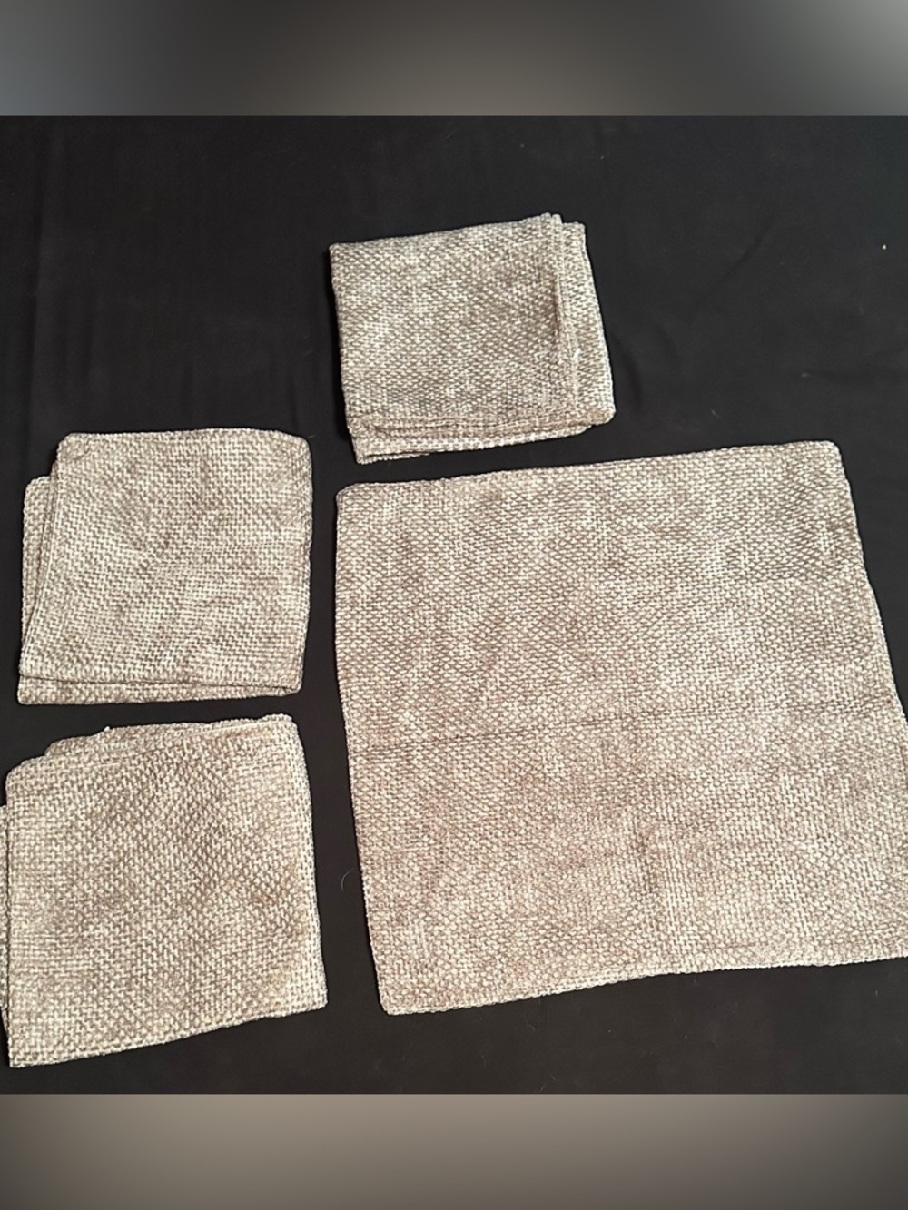 Nwot Biege deco pillow cases